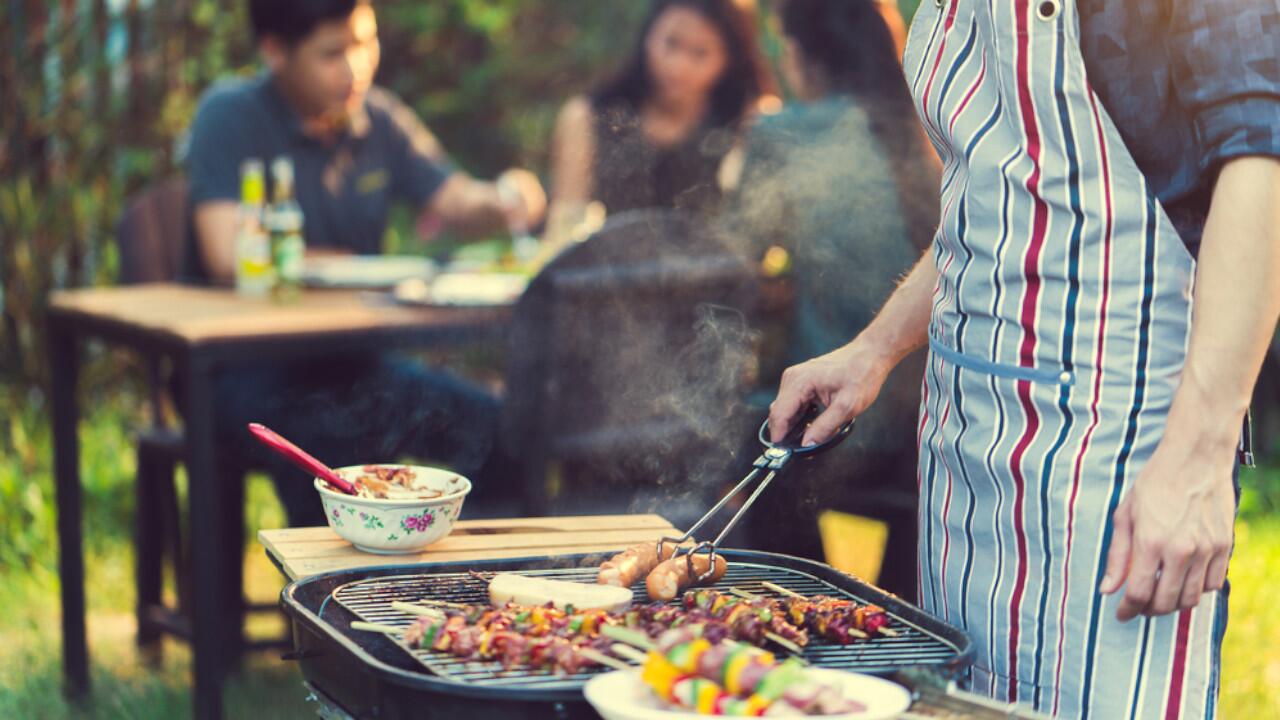 Zeit zum Grillen – aber ohne diese fünf Grillfehler.