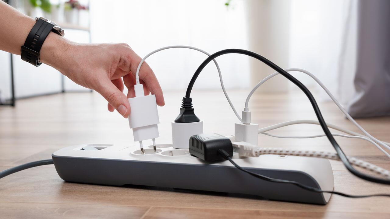 Weihnachtsurlaub: Wie man Strom spart, wenn niemand zu Hause ist Weihnachtsurlaub: Wie man Strom spart, wenn niemand zu Hause ist