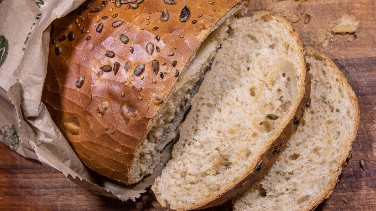 Haben Sie zu viel Brot gekauft, frieren Sie einfach einzelne Brotscheiben ein. Haben Sie zu viel Brot gekauft, frieren Sie einfach einzelne Brotscheiben ein.