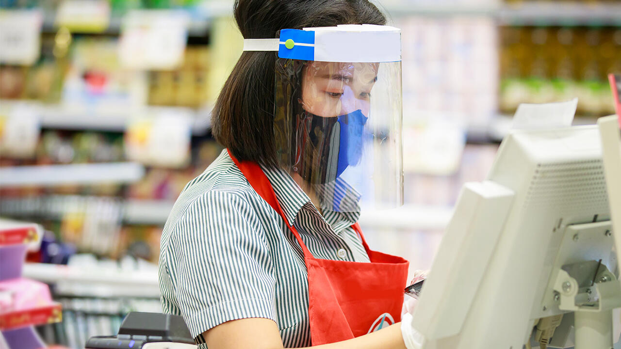Die beste und sicherste Lösung: Face Shield und Maske Die beste und sicherste Lösung: Face Shield und Maske