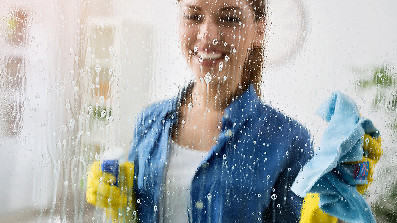 Glasreiniger im Test: Wir haben 19 Produkte überprüft. Sechs sind "sehr gut". Glasreiniger im Test: Wir haben 19 Produkte überprüft. Sechs sind "sehr gut".