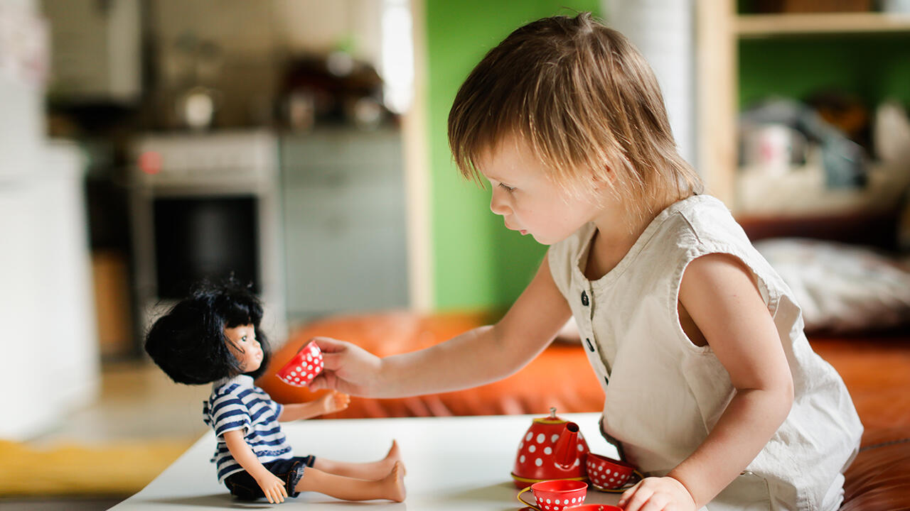 Puppen sind prima Spielkameraden. Doch sind sie auch sicher genug für Kinder? Puppen sind prima Spielkameraden. Doch sind sie auch sicher genug für Kinder?