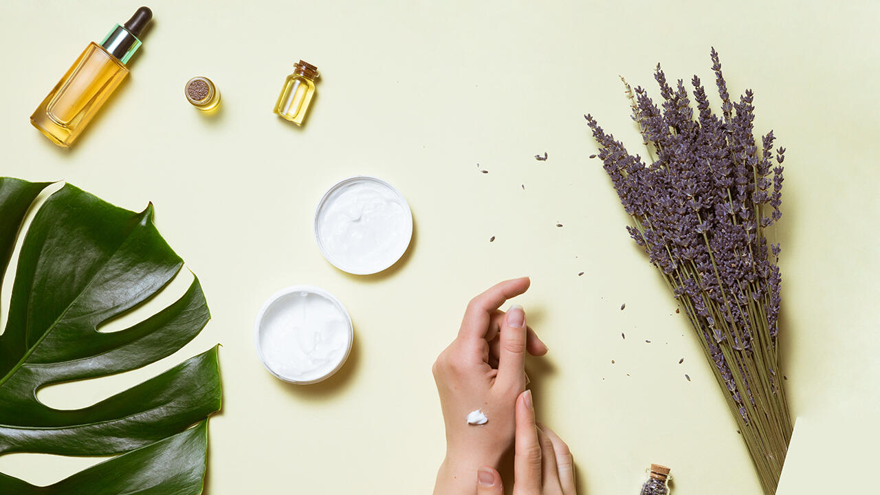 Rein natürliche Produkte in Naturkosmetik ist nicht selten nur Wunsch, aber nicht Realität. Rein natürliche Produkte in Naturkosmetik ist nicht selten nur Wunsch, aber nicht Realität.
