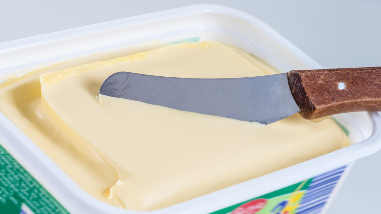 Vegane Margarine erkennen Sie am Vegan-Label oder der Kennzeichnung des Herstellers.