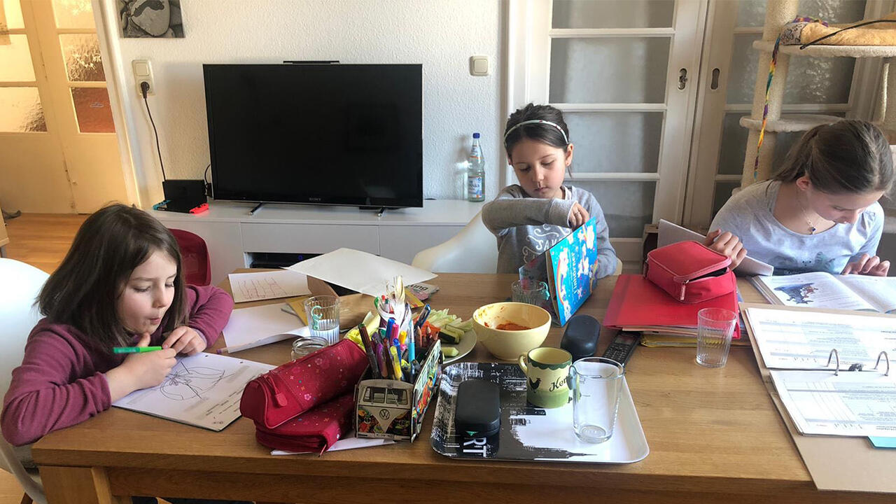 Homeschooling während der Corona-Krise: Unsere stellvertretende Chefredakteurin Kerstin Scheidecker berichtet aus dem Alltag ihrer Kinder.