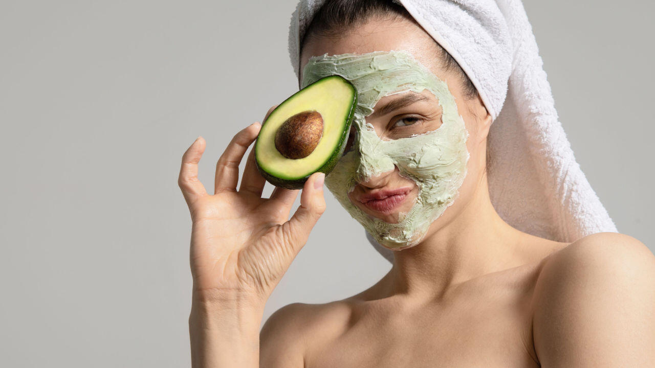 Avocado mag gut für die Haut sein – aus Umweltgründen ist sie kaum zu empfehlen.