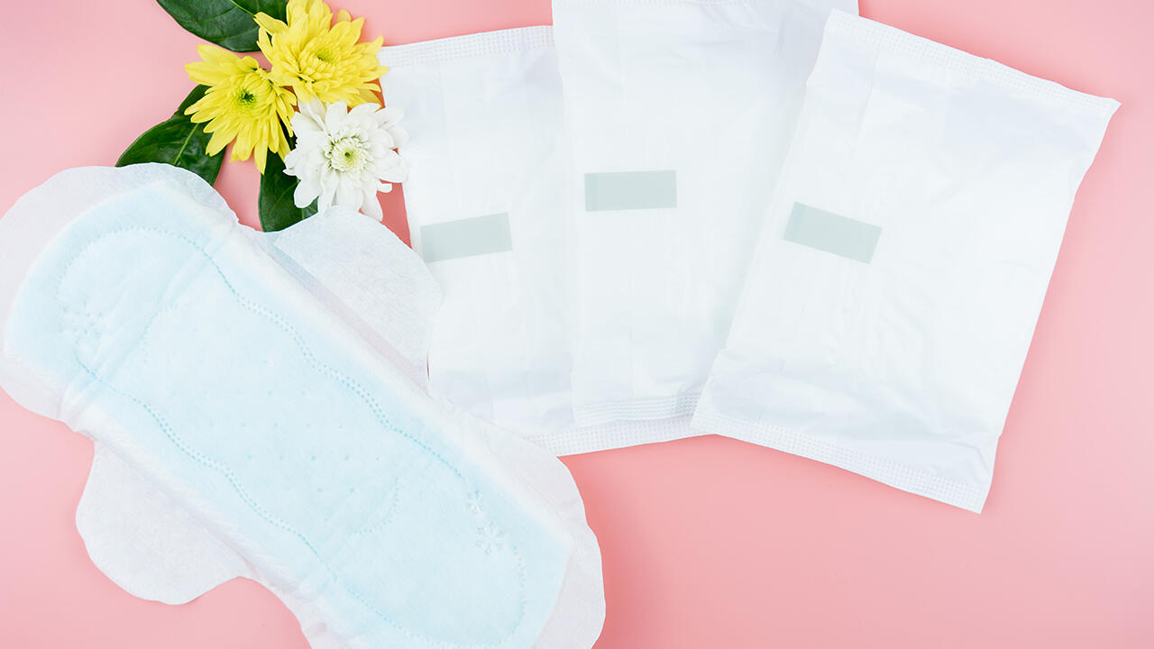 Slipeinlagen, Binden und Tampons sind praktisch, belasten aber die Umwelt. Slipeinlagen, Binden und Tampons sind praktisch, belasten aber die Umwelt.