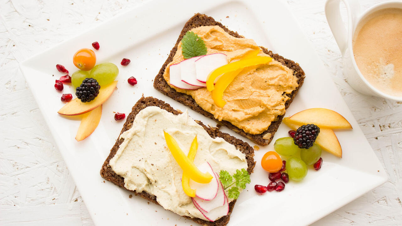 Die Fastenzeit ist ein guter Zeitpunkt, sich näher mit veganer Ernährung zu beschäftigen. Die Fastenzeit ist ein guter Zeitpunkt, sich näher mit veganer Ernährung zu beschäftigen.