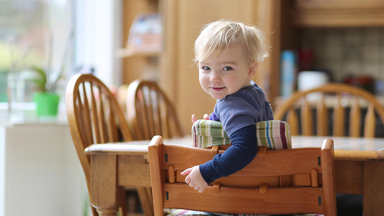 Ein Kinderhochstuhl gehört zur Grundausstattung für werdende Eltern. Ein Kinderhochstuhl gehört zur Grundausstattung für werdende Eltern.
