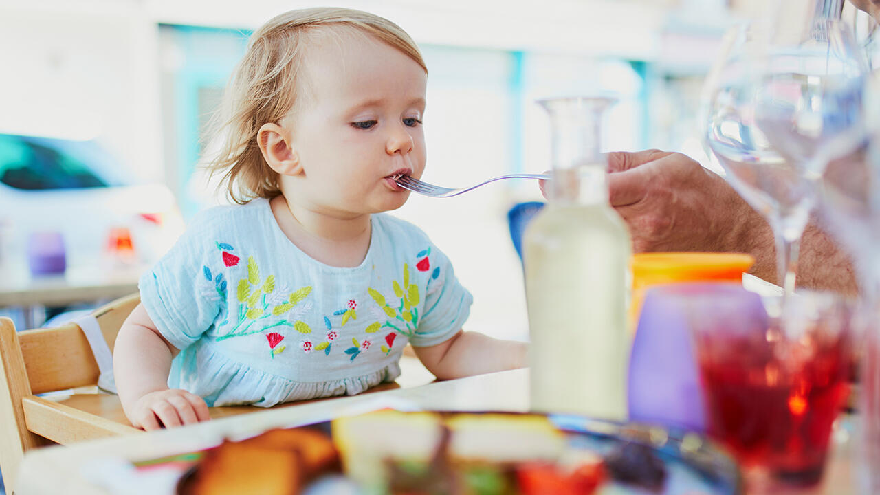 Im Kinderhochstuhl können bereits die Kleinsten am Familienlieben teilnehmen. Im Kinderhochstuhl können bereits die Kleinsten am Familienlieben teilnehmen.