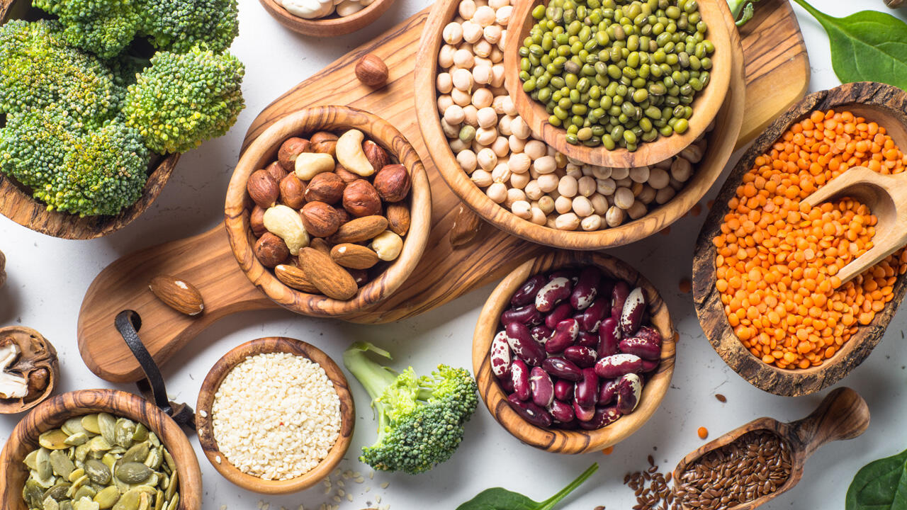 Hülsenfrüchte sind wichtiger Bestandteil einer veganen Ernährung. Hülsenfrüchte sind wichtiger Bestandteil einer veganen Ernährung.