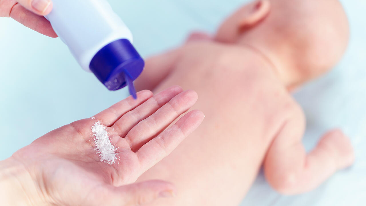 Babypuder bei einem wunden Popo? Besser nicht! Babypuder bei einem wunden Popo? Besser nicht!