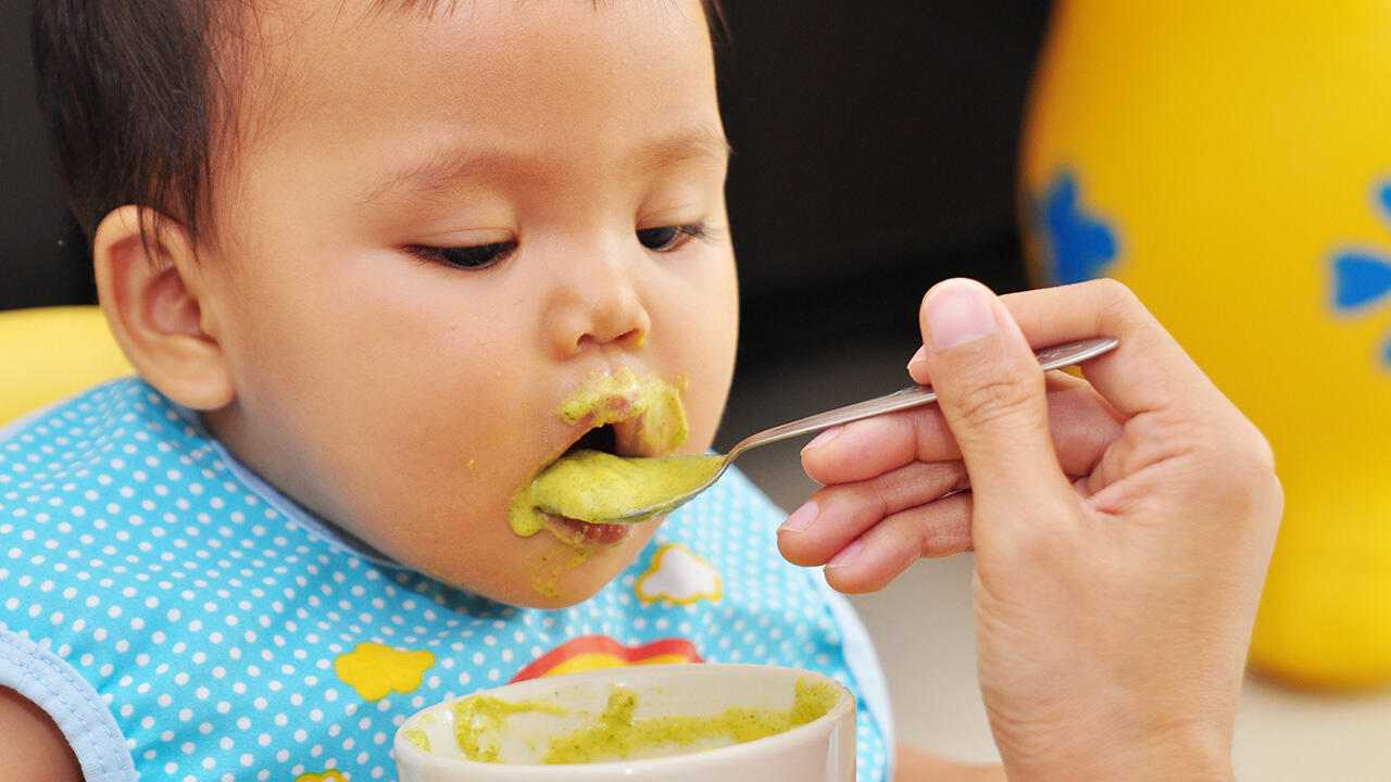 Gemüsebreie aus Gläschen sind eine praktische Lösung für die Ernährung von Babys. Gemüsebreie aus Gläschen sind eine praktische Lösung für die Ernährung von Babys.