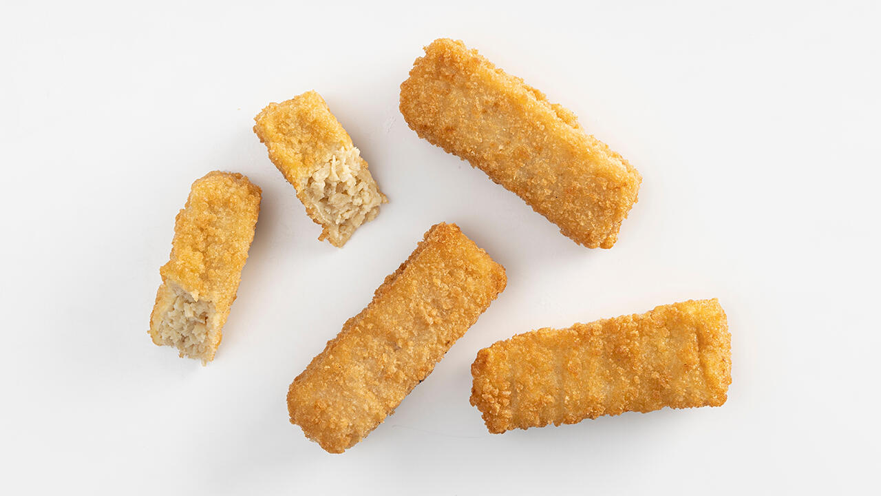 Äußerlich sehen sie aus wie das Original: Vegane Fischstäbchen suchen noch ihren Platz im Markt. Viele wenden sich an Flexitarier, die öfter mal auf Fisch verzichten wollen. Äußerlich sehen sie aus wie das Original: Vegane Fischstäbchen suchen noch ihren Platz im Markt. Viele wenden sich an Flexitarier, die öfter mal auf Fisch verzichten wollen.