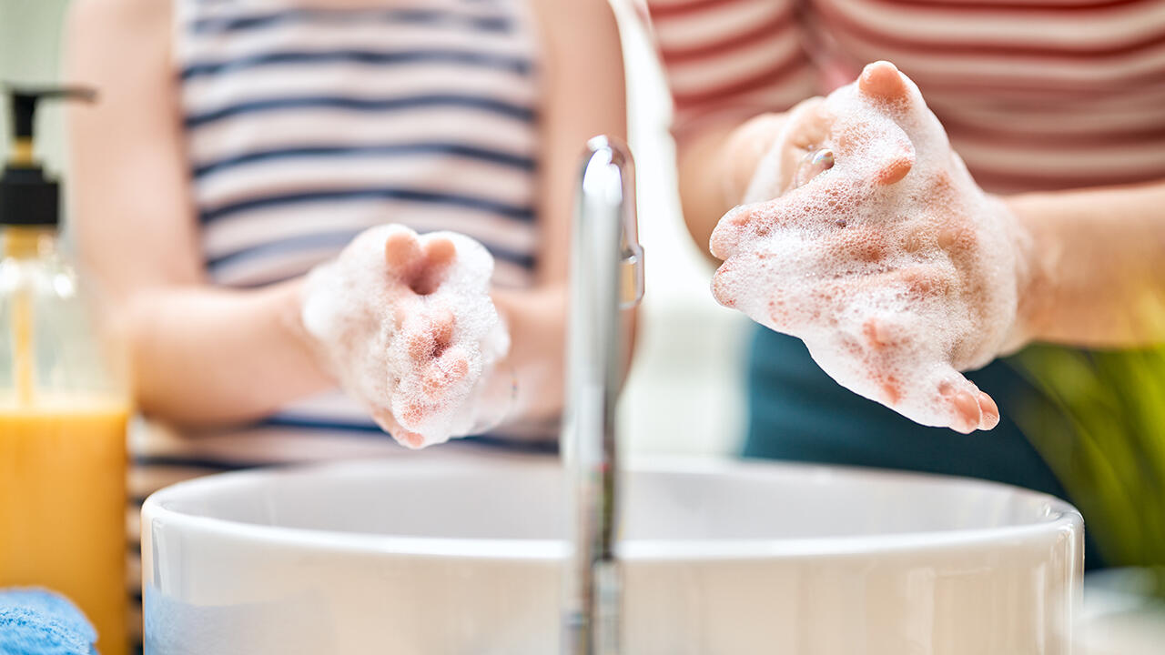 Kinderseife kann helfen, aus dem lästigen Händewaschen einen schaumigen Spaß zu machen Kinderseife kann helfen, aus dem lästigen Händewaschen einen schaumigen Spaß zu machen