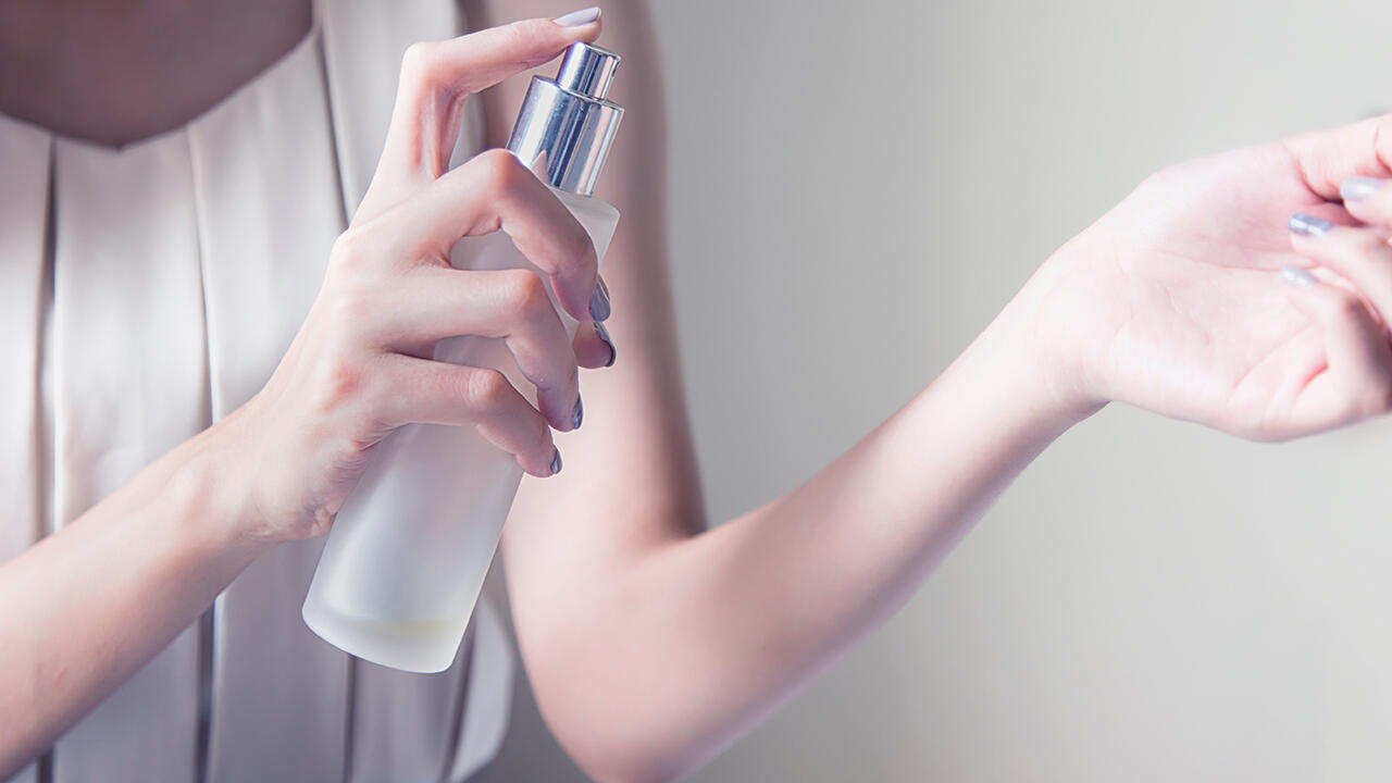 Bodysprays sollen für Erfrischung und einen zarten Duft sorgen. Bodysprays sollen für Erfrischung und einen zarten Duft sorgen.