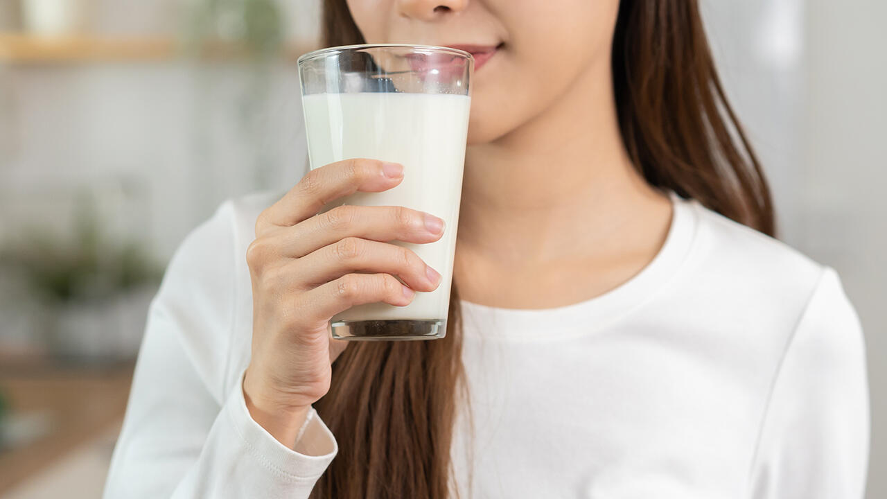 Viele Menschen in Deutschland nehmen über ihre Ernährung zu wenig Calcium auf. 