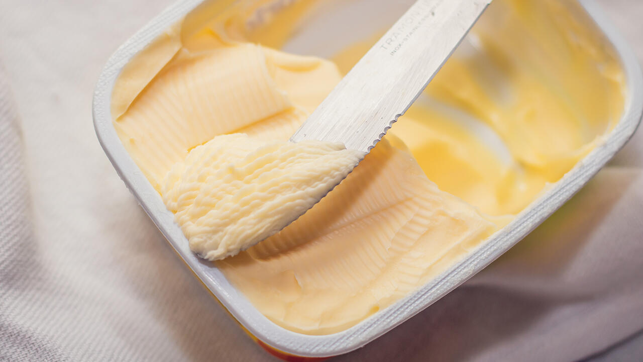 Margarine ist häufig mit Mineralöl verunreinigt. Das hat auch unser letzter Margarine-Test gezeigt.