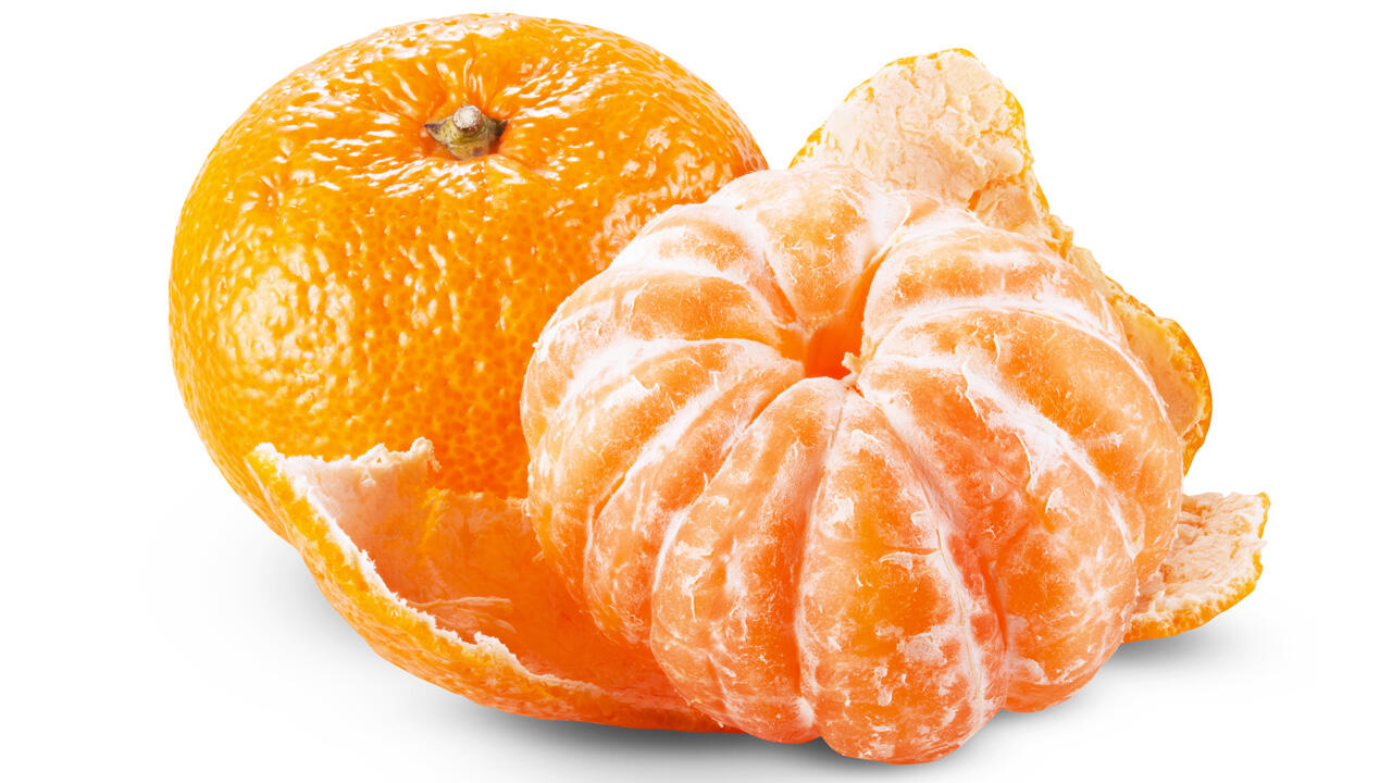 Weiße Haut bei Orangen und Mandarinen: Kann man sie bedenkenlos