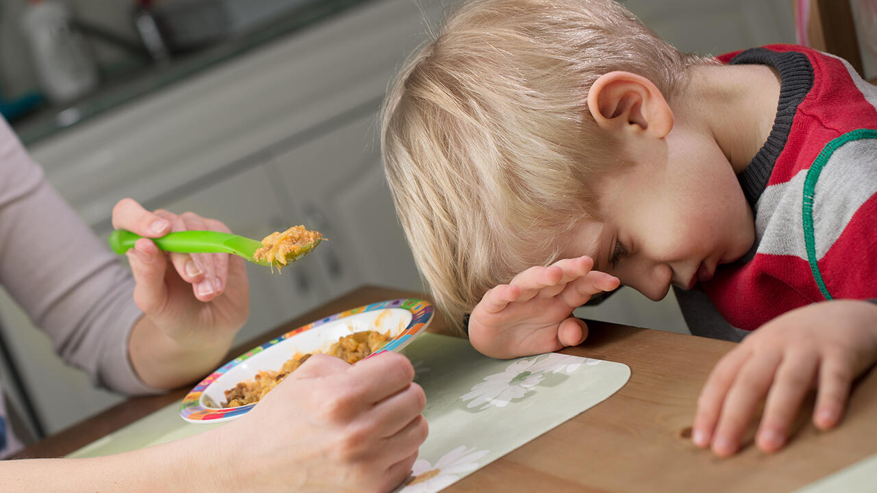 Wenn Kinder nicht Essen wollen, sollten Eltern Geduld bewahren.