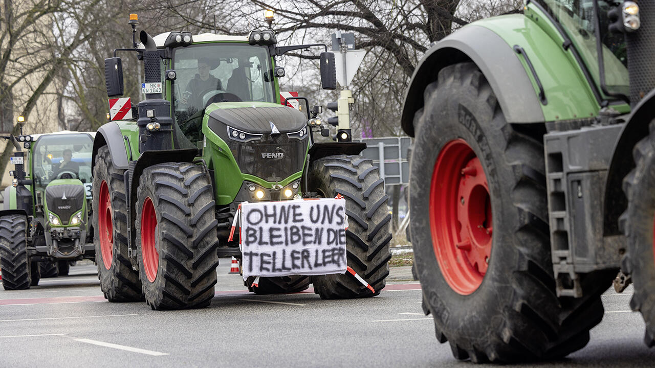 Deutschlandweit protestieren Landwirte gegen die Streichung von Steuervergünstigungen bei Agrardiesel.