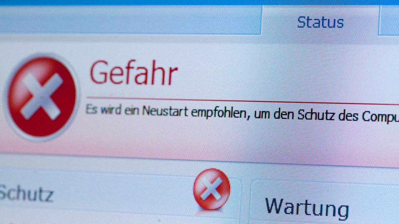 Gefahr im Verzug? Updates sind zum Schutz vor Schadsoftware ebenso empfehlenswert wie regelmäßige Backups wichtiger Daten. 