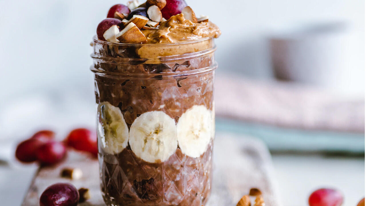 Dessert im Marmeladenglas - auch Cremes oder Pudding sehen im Glas gut aus. Dessert im Marmeladenglas - auch Cremes oder Pudding sehen im Glas gut aus.