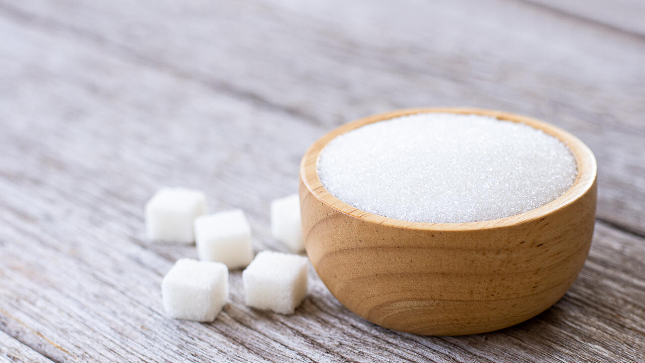 Ein dauerhaft erhöhter Zuckerkonsum kann zu gesundheitlichen Problemen führen. 