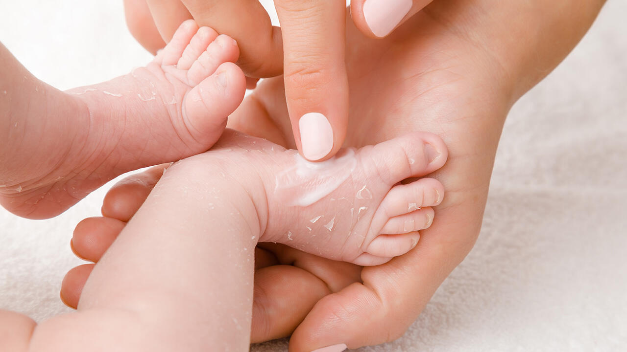 Babypflegecremes: Wir haben insgesamt 22 Produkte überprüft. Babypflegecremes: Wir haben insgesamt 22 Produkte überprüft.