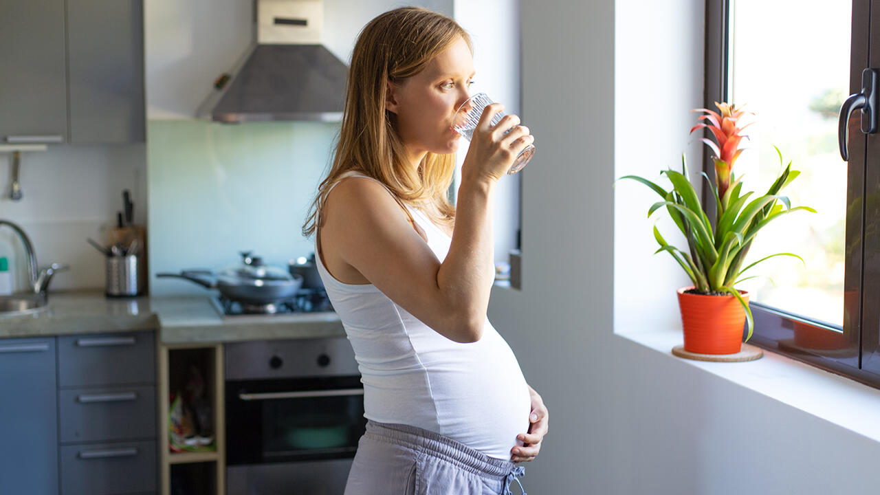 Nahrungsergänzungsmittel für Schwangere: Wir geben Tipps, welche Nährstoffe werdende Mütter zusätzlich einnehmen sollten.