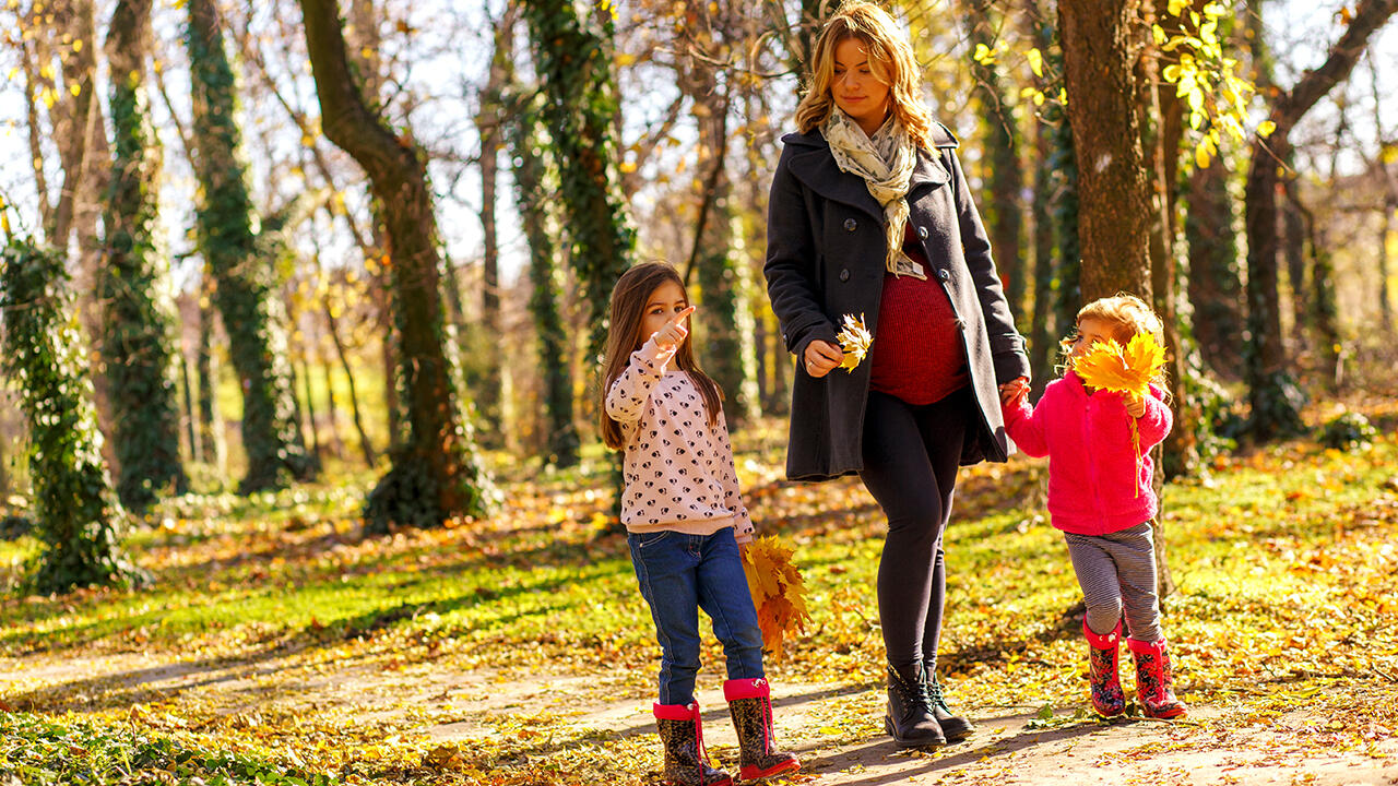 Vitamin D als Nahrungsergänzungsmittel? Mediziner raten eher dazu, sich gesund zu ernähren und regelmäßig an der frischen Luft zu sein. Vitamin D als Nahrungsergänzungsmittel? Mediziner raten eher dazu, sich gesund zu ernähren und regelmäßig an der frischen Luft zu sein.