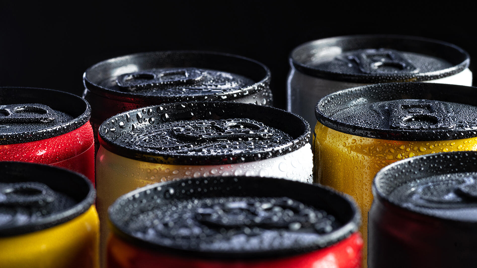 Laut der Fruchtsaft- und Erfrischungsgetränkeverordnung sind Energydrinks koffeinhaltige Erfrischungsgetränke, die zusätzlich Taurin, Inosit und/oder Glukuronolakton enthalten. Für die drei Stoffe gelten Höchstgehalte, die die Energydrinks in unserem Test auch alle eingehalten haben. Laut der Fruchtsaft- und Erfrischungsgetränkeverordnung sind Energydrinks koffeinhaltige Erfrischungsgetränke, die zusätzlich Taurin, Inosit und/oder Glukuronolakton enthalten. Für die drei Stoffe gelten Höchstgehalte, die die Energydrinks in unserem Test auch alle eingehalten haben.