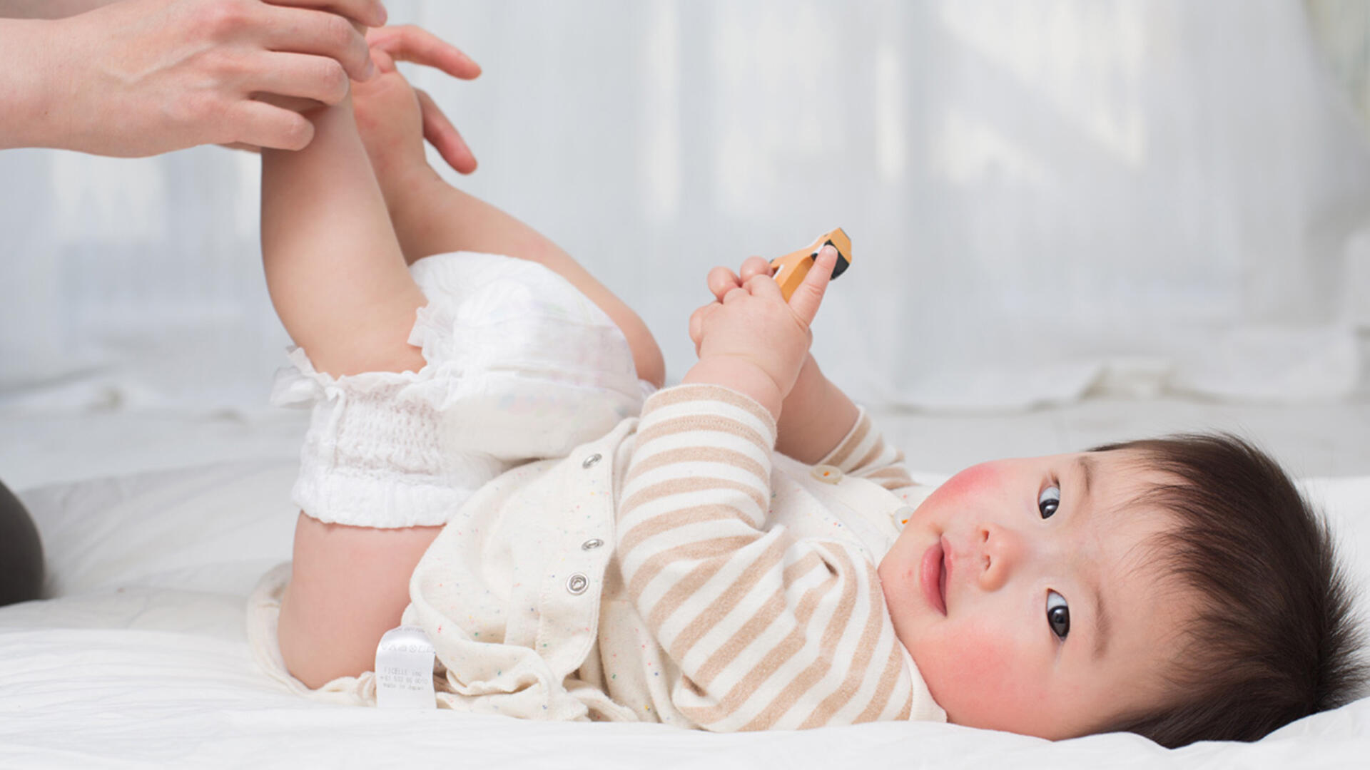 Viel frische Luft und nackt Strampeln ist immer gut für Babys Po. Viel frische Luft und nackt Strampeln ist immer gut für Babys Po.