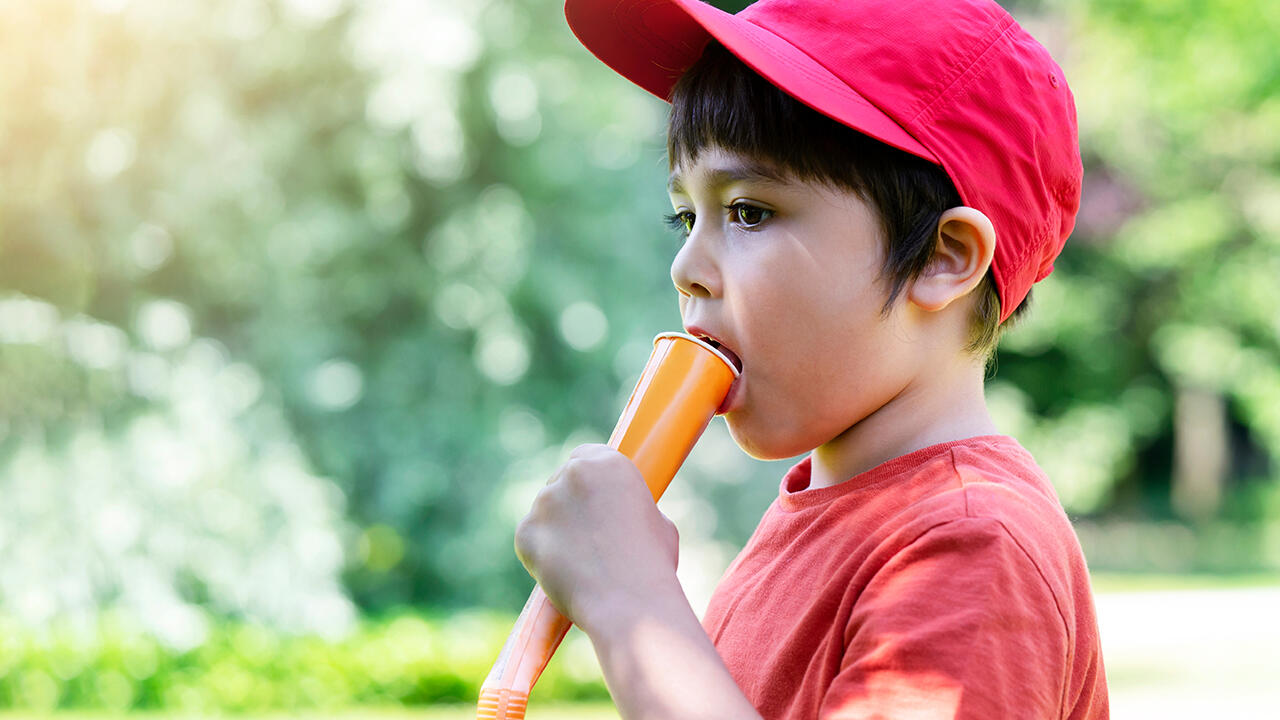 Viele Kinder lieben Frucht- und Wassereis. Wir haben 21 Produkte geprüft.. Viele Kinder lieben Frucht- und Wassereis. Wir haben 21 Produkte geprüft..