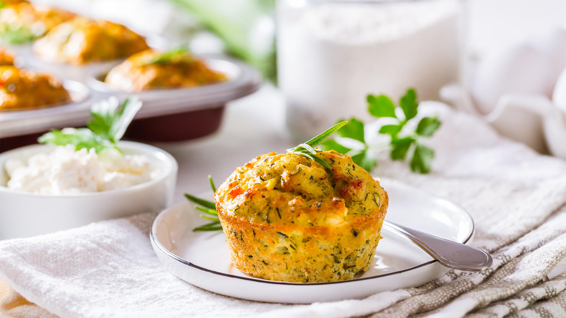 Gemüsemuffins sind ideal zum mitnehmen. Gemüsemuffins sind ideal zum mitnehmen.