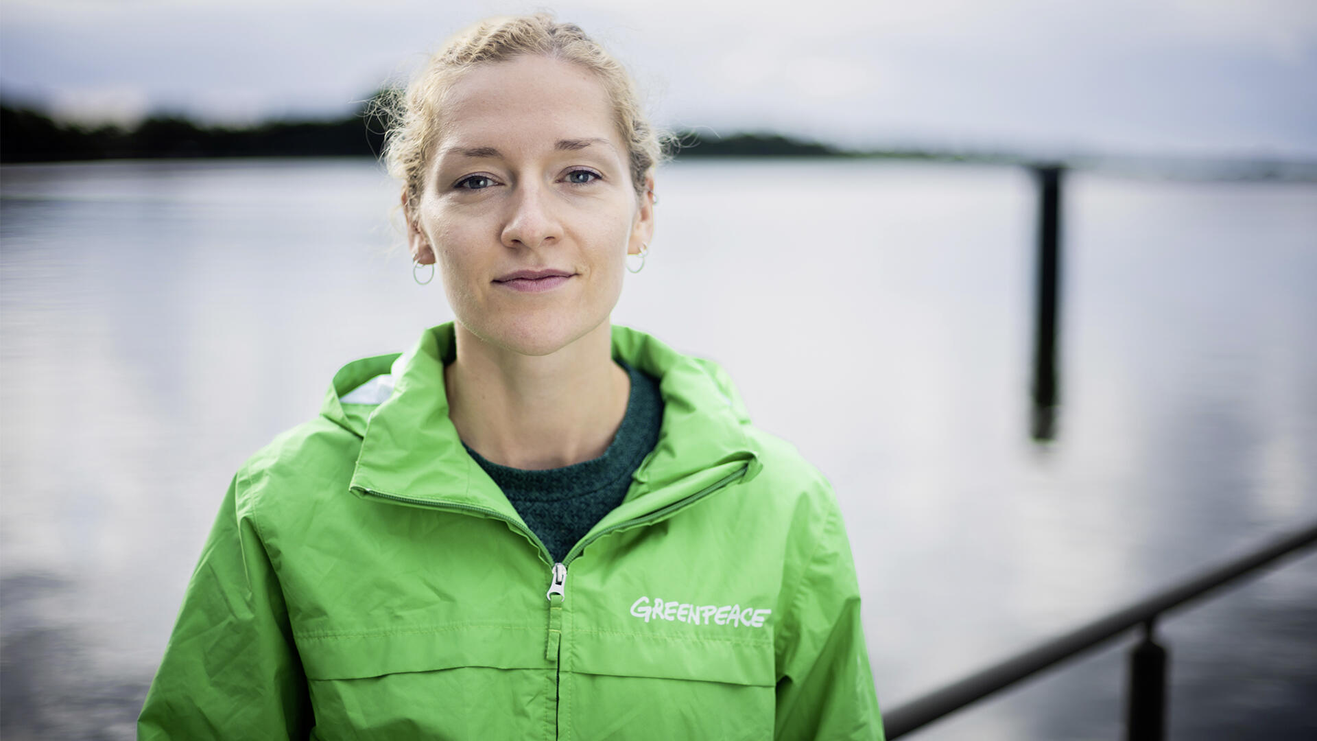 Franziska Saalmann ist Meeresbiologin und Greenpeace-Aktivistin. Franziska Saalmann ist Meeresbiologin und Greenpeace-Aktivistin.