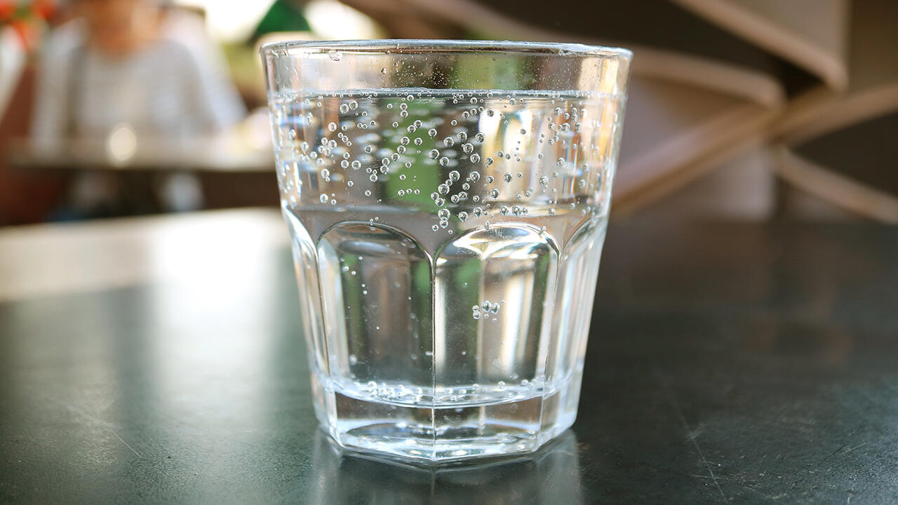 Sprudelwasser im Test: Bei der Produktauswahl lag unser Fokus darauf, Wässer aus dem gesamten Bundesgebiet aufzunehmen. Aufgrund der geografischen Verteilung der Brunnen sind deutlich mehr Wässer aus dem Südwesten Deutschlands vertreten. Sprudelwasser im Test: Bei der Produktauswahl lag unser Fokus darauf, Wässer aus dem gesamten Bundesgebiet aufzunehmen. Aufgrund der geografischen Verteilung der Brunnen sind deutlich mehr Wässer aus dem Südwesten Deutschlands vertreten.