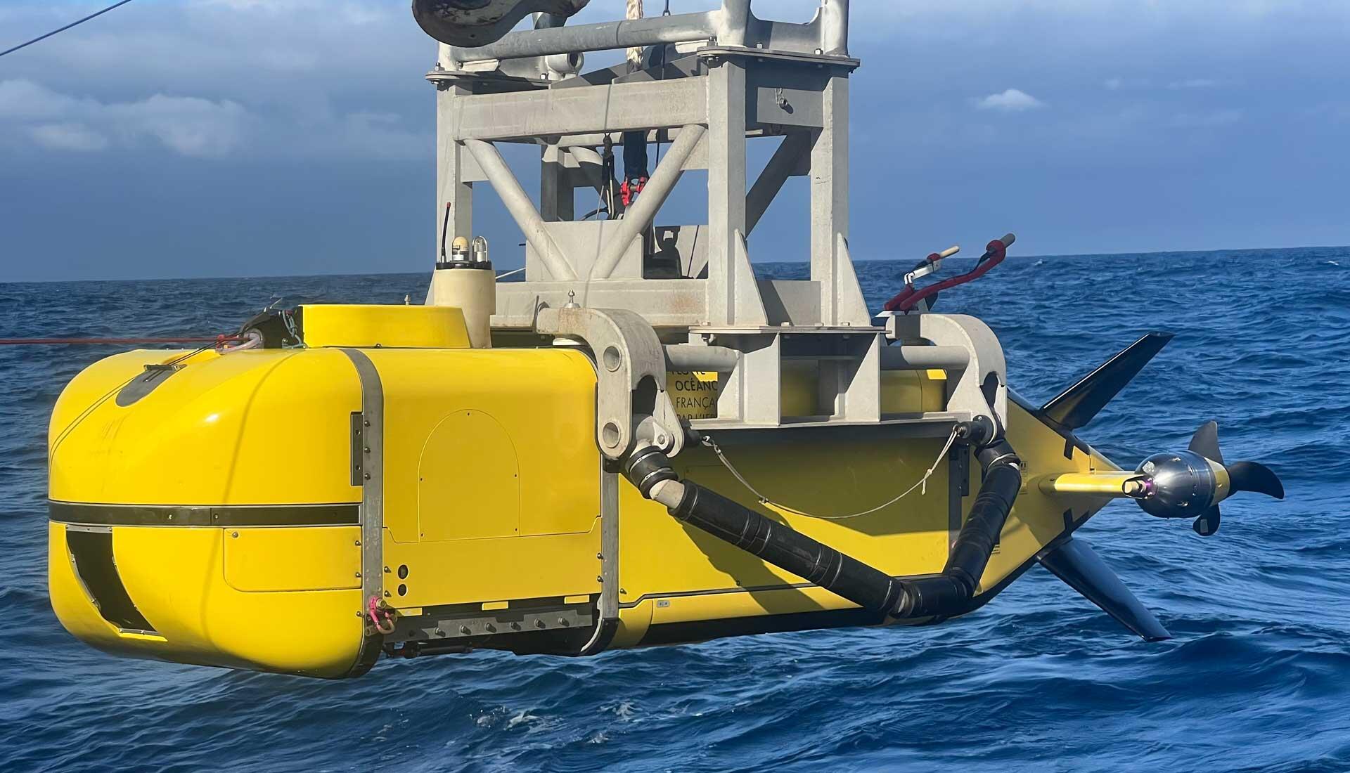 Diese Aufnahme zeigt den autonomen Tauchroboter Ulyx, mit dessen Hilfe Fachleute im Nordostatlantik nach Fässern mit Atommüll suchen, die dort vor Jahrzehnten entsorgt wurden. Diese Aufnahme zeigt den autonomen Tauchroboter Ulyx, mit dessen Hilfe Fachleute im Nordostatlantik nach Fässern mit Atommüll suchen, die dort vor Jahrzehnten entsorgt wurden.