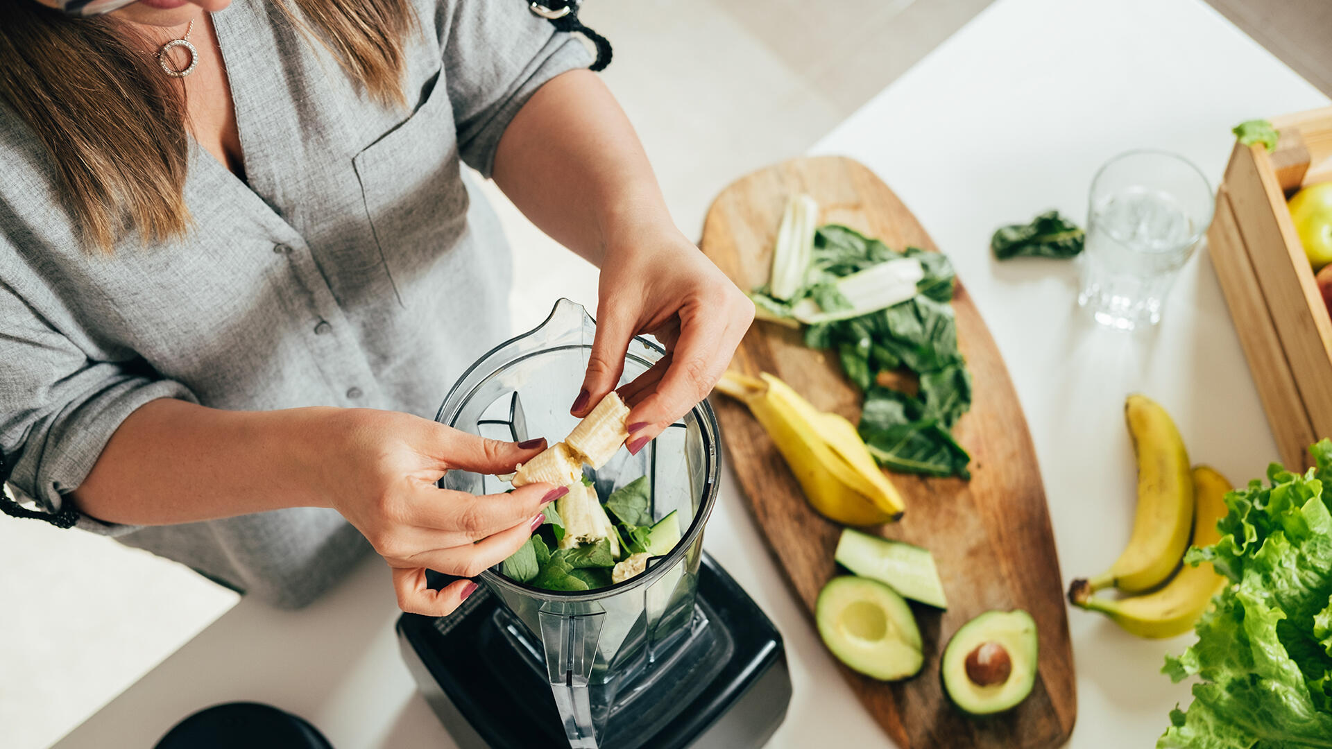 Die Kombination aus Spinat und Bananen ist ein Klassiker unter den grünen Smoothies. Die Kombination aus Spinat und Bananen ist ein Klassiker unter den grünen Smoothies.