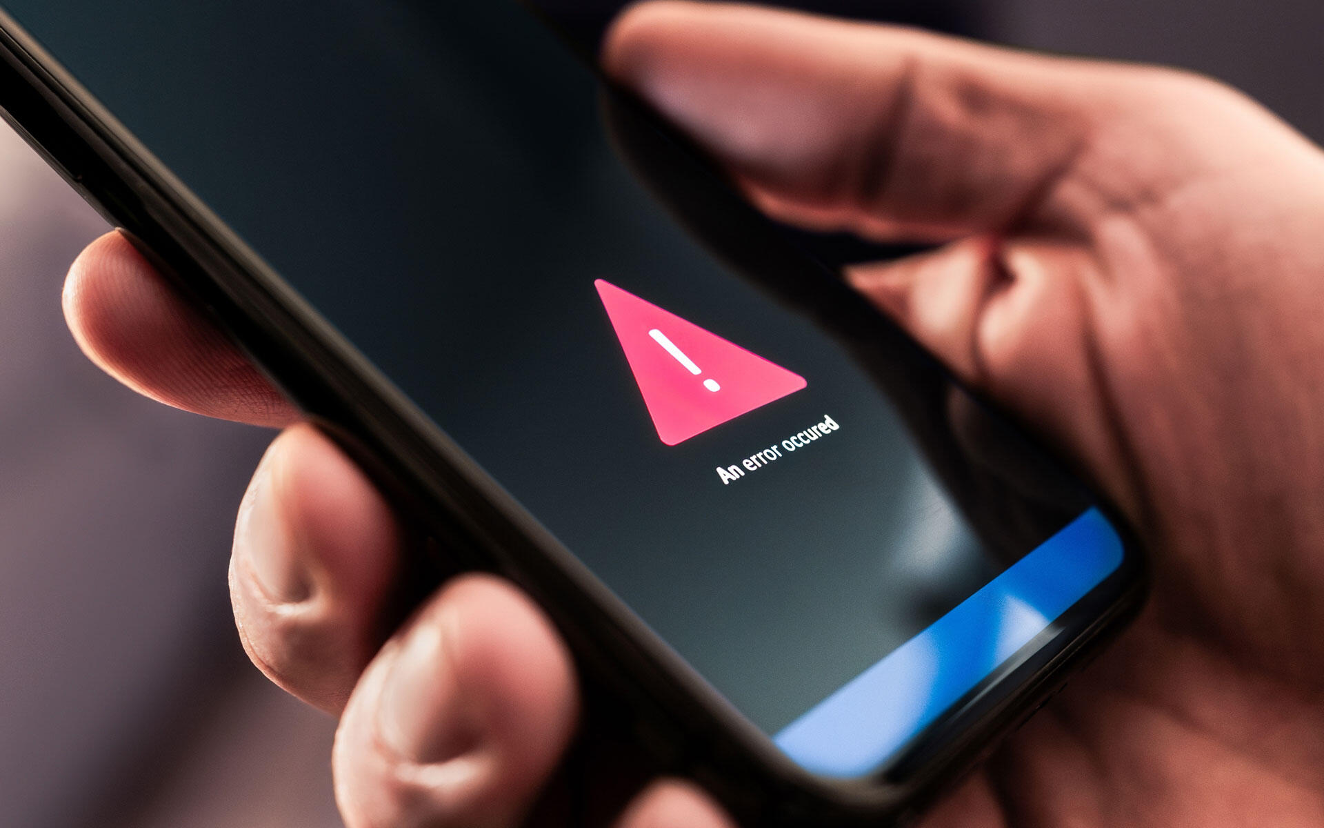 Wird das Smartphone zu heiß, schaltet es der integrierte Hitzeschutz ab. Wird das Smartphone zu heiß, schaltet es der integrierte Hitzeschutz ab.