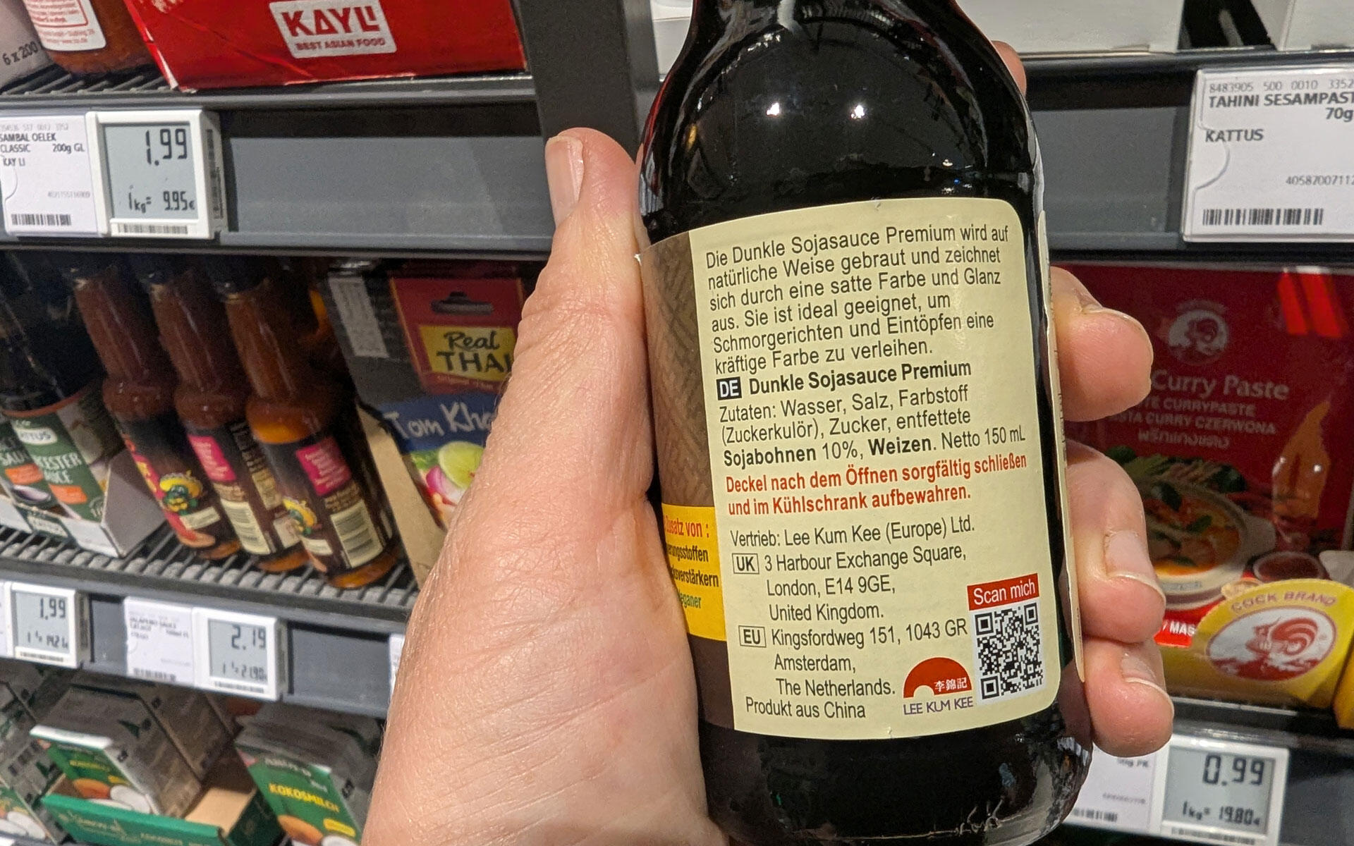 Muss Sojasauce in den Kühlschrank? Der Blick aufs Etikett bringt Klarheit.