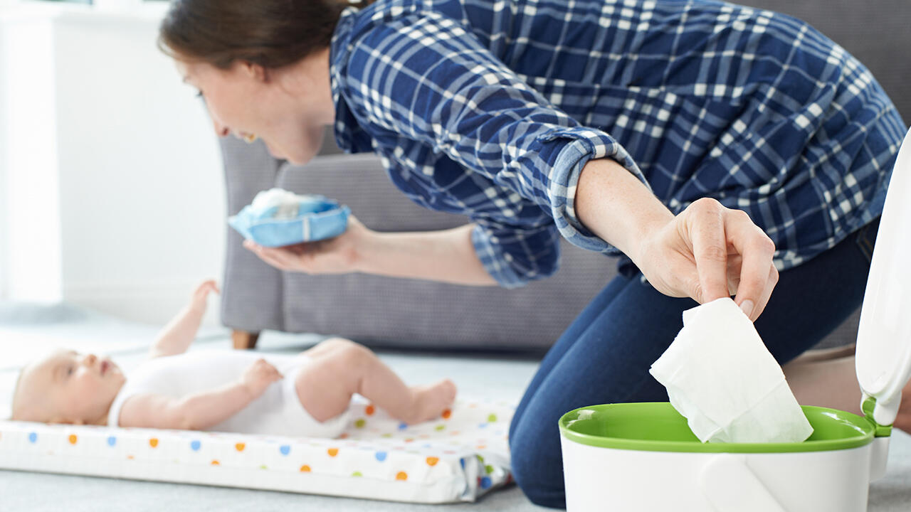 Schädlich für die Umwelt: Babyfeuchttücher stellen Kläranlagen vor große Probleme. Schädlich für die Umwelt: Babyfeuchttücher stellen Kläranlagen vor große Probleme.