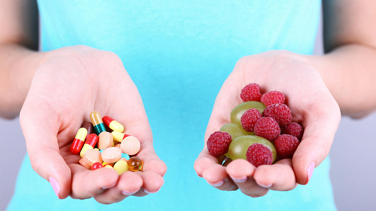 Schönheitspillen sollen Ernährungsdefizite ausgleichen. Ihre Wirksamkeit ist aber durchaus umstritten. Schönheitspillen sollen Ernährungsdefizite ausgleichen. Ihre Wirksamkeit ist aber durchaus umstritten.
