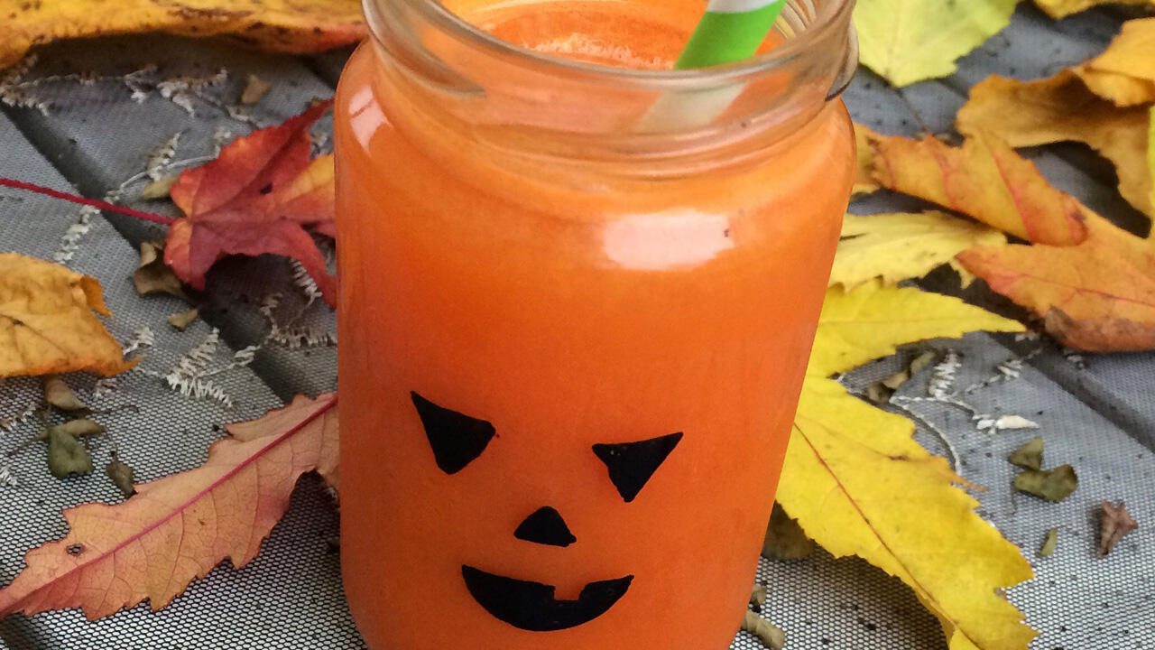 Quick & easy: Lustiges Getränk für die Halloween-Party. Quick & easy: Lustiges Getränk für die Halloween-Party.
