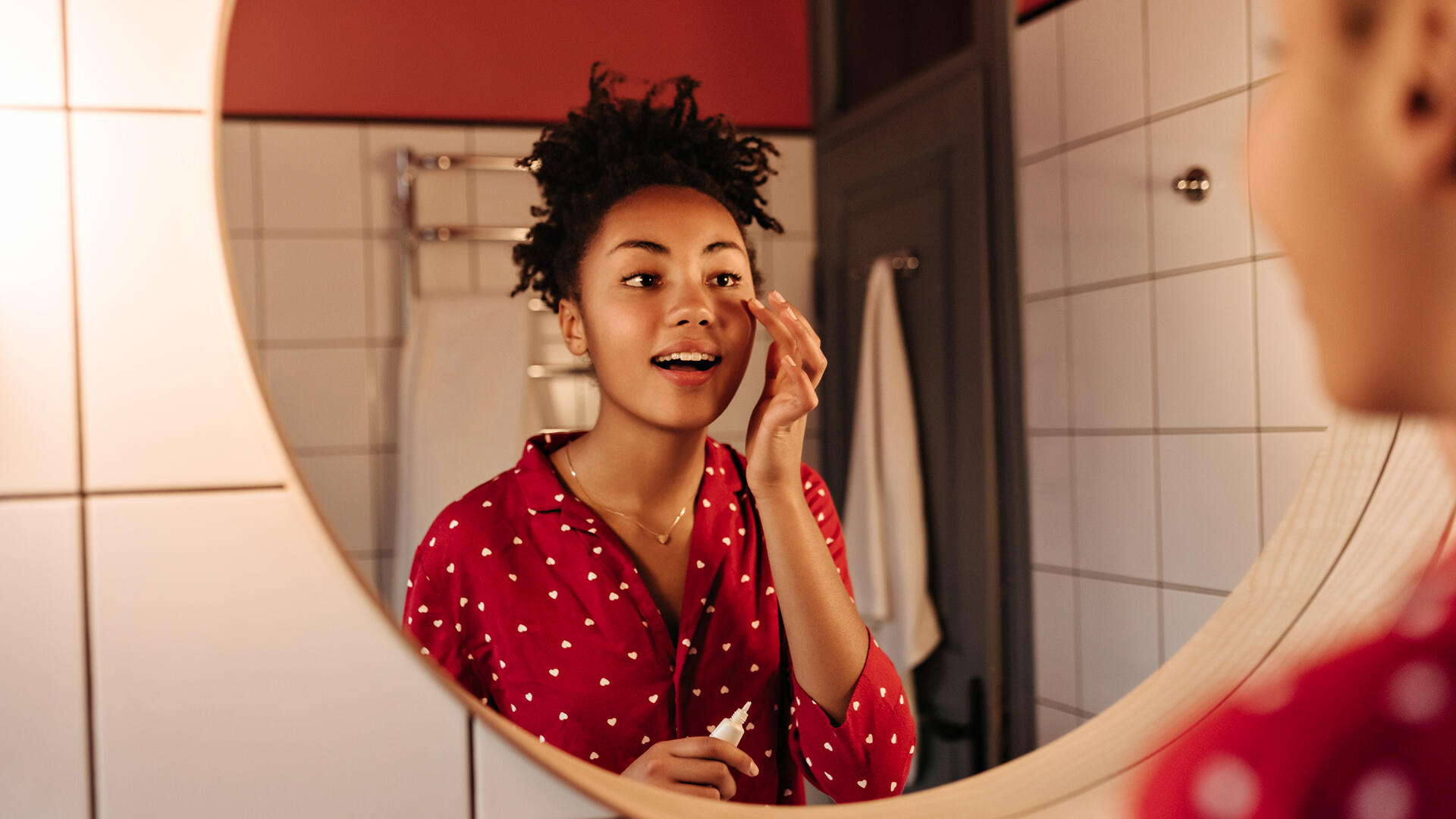 Augencremes im Test: In einigen der 19 Augencremes haben wir Stoffe entdeckt, die aus unserer Sicht nicht unter die Augen gehören. Augencremes im Test: In einigen der 19 Augencremes haben wir Stoffe entdeckt, die aus unserer Sicht nicht unter die Augen gehören.