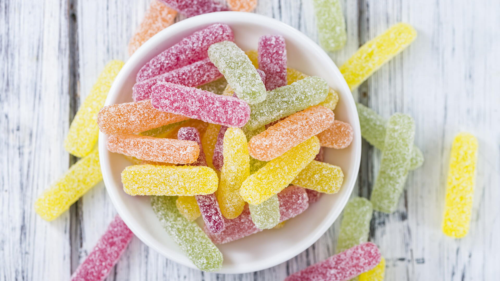 Fruchtgummis gibt es in vielen bunten Farben. Wir sind finden: Die Farbe sollte von natürlichen Stoffen stammen, wie zum Beispiel Fruchtsäften. Fruchtgummis gibt es in vielen bunten Farben. Wir sind finden: Die Farbe sollte von natürlichen Stoffen stammen, wie zum Beispiel Fruchtsäften.