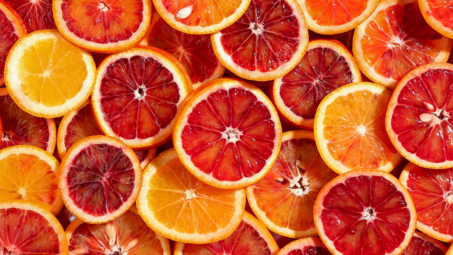 Süßorangen lassen sich grob in pigmentierte Orangen und Blondorangen einteilen.