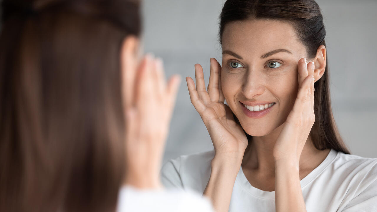 Getönte Tagescremes sind praktisch, da sie die Haut pflegen und zugleich frischer aussehen lassen. Umso ärgerlicher ist es, wenn sie auch problematische Stoffe enthalten. Getönte Tagescremes sind praktisch, da sie die Haut pflegen und zugleich frischer aussehen lassen. Umso ärgerlicher ist es, wenn sie auch problematische Stoffe enthalten.