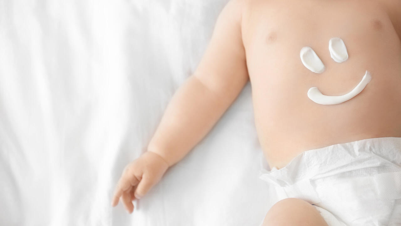 Bei zertifizierter Naturkosmetik hat Babys Haut normalerweise gut lachen. Bei zertifizierter Naturkosmetik hat Babys Haut normalerweise gut lachen.