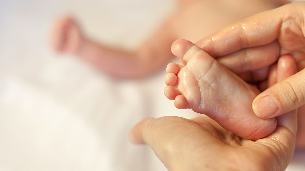 Babyöl im Test: Wir haben 20 Produkte überprüft. Babyöl im Test: Wir haben 20 Produkte überprüft.
